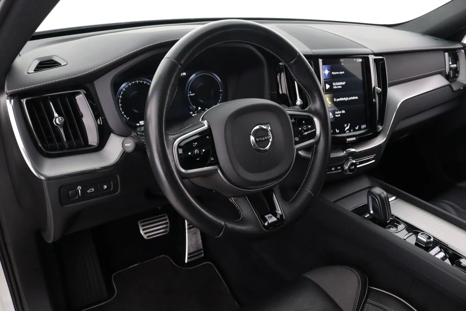Volvo XC60 NLX-377 carousel image