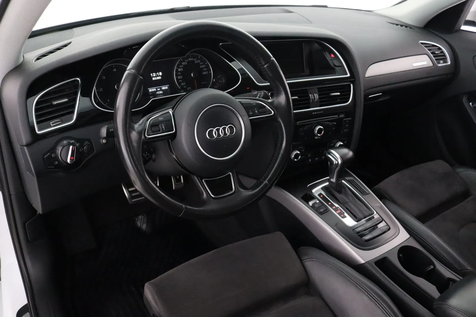 AUDI A4 allroad quattro TZP-703 carousel image