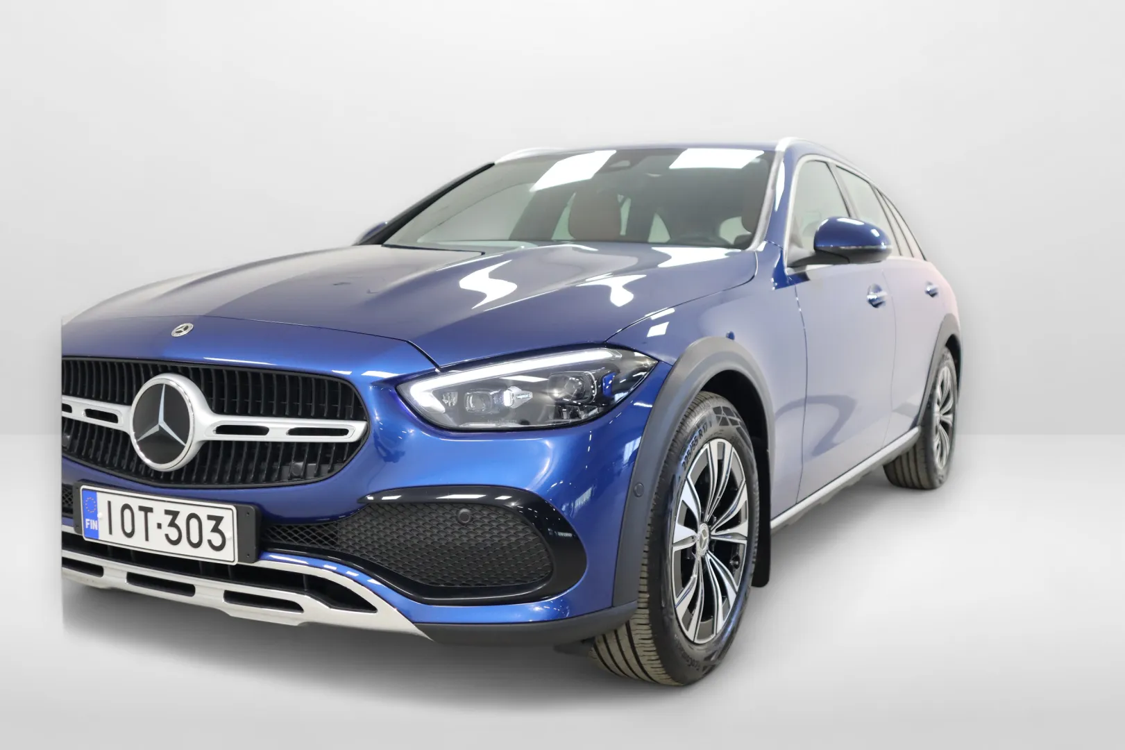 MERCEDES-BENZ C IOT-303 carousel image