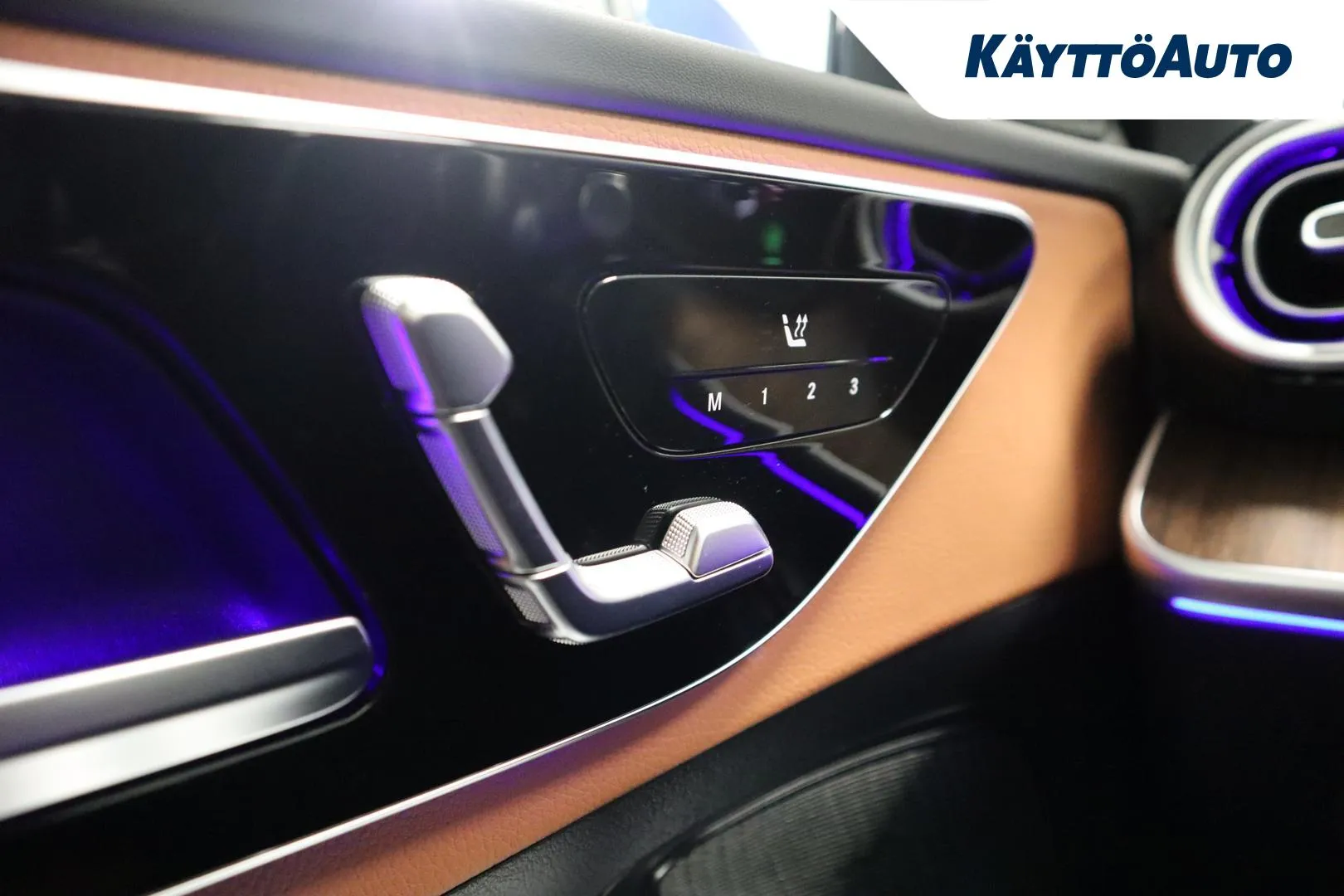 MERCEDES-BENZ C IOT-303 carousel image