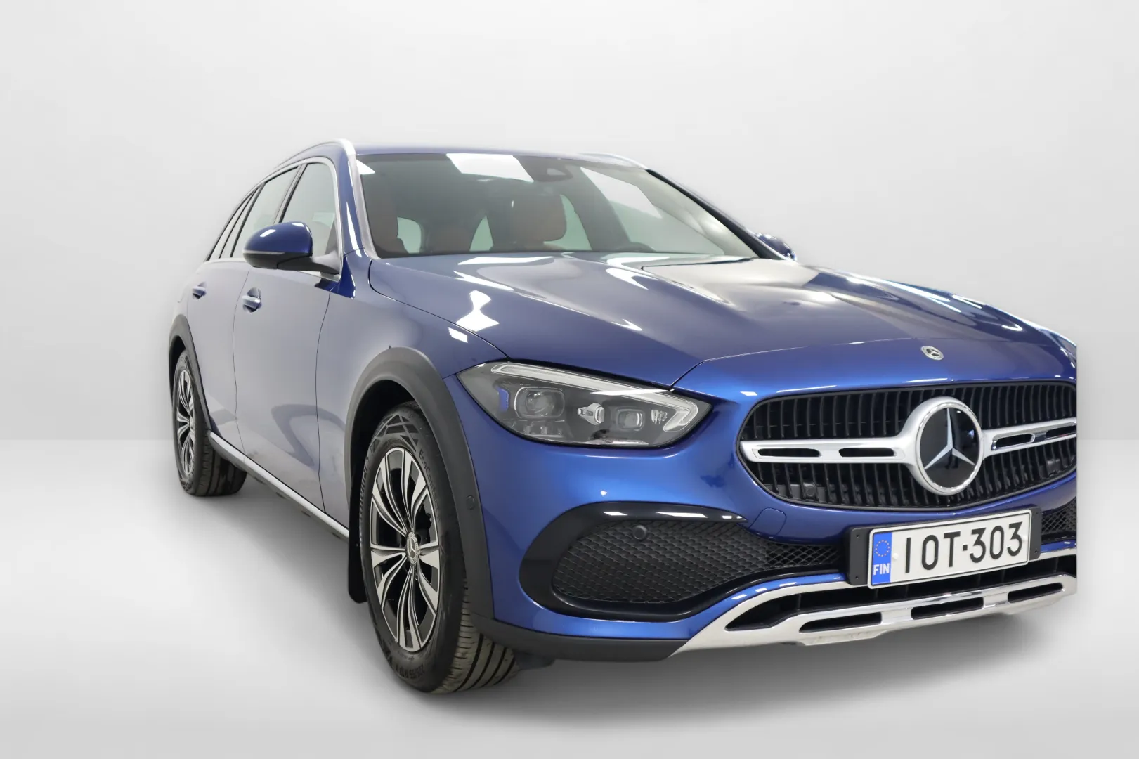 MERCEDES-BENZ C IOT-303 carousel image