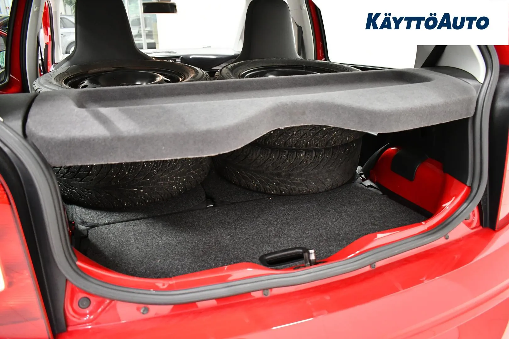 VOLKSWAGEN up! BTH-625 carousel image