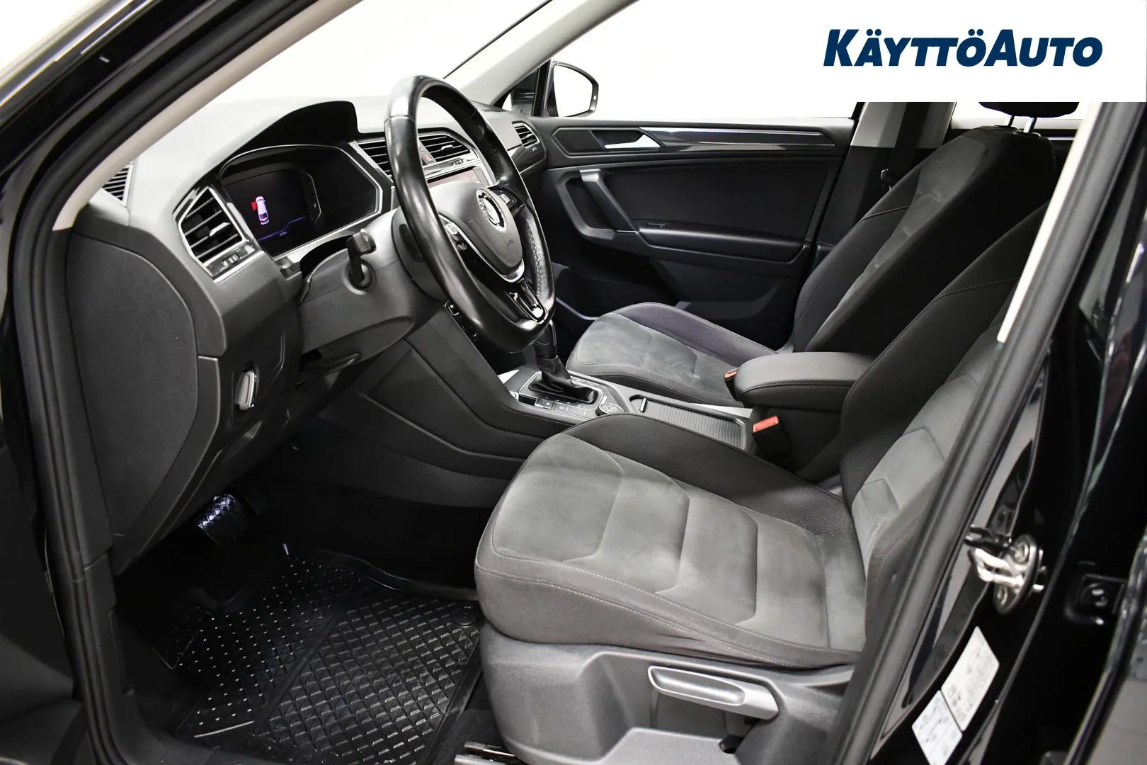 VOLKSWAGEN Tiguan Allspace YLO-352 carousel image