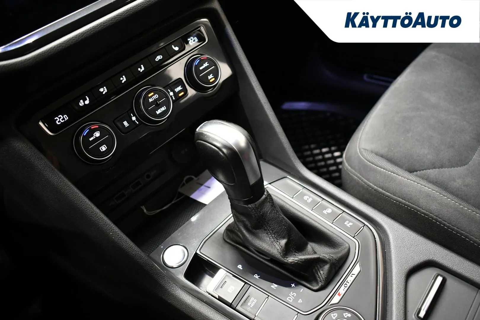 VOLKSWAGEN Tiguan Allspace YLO-352 carousel image