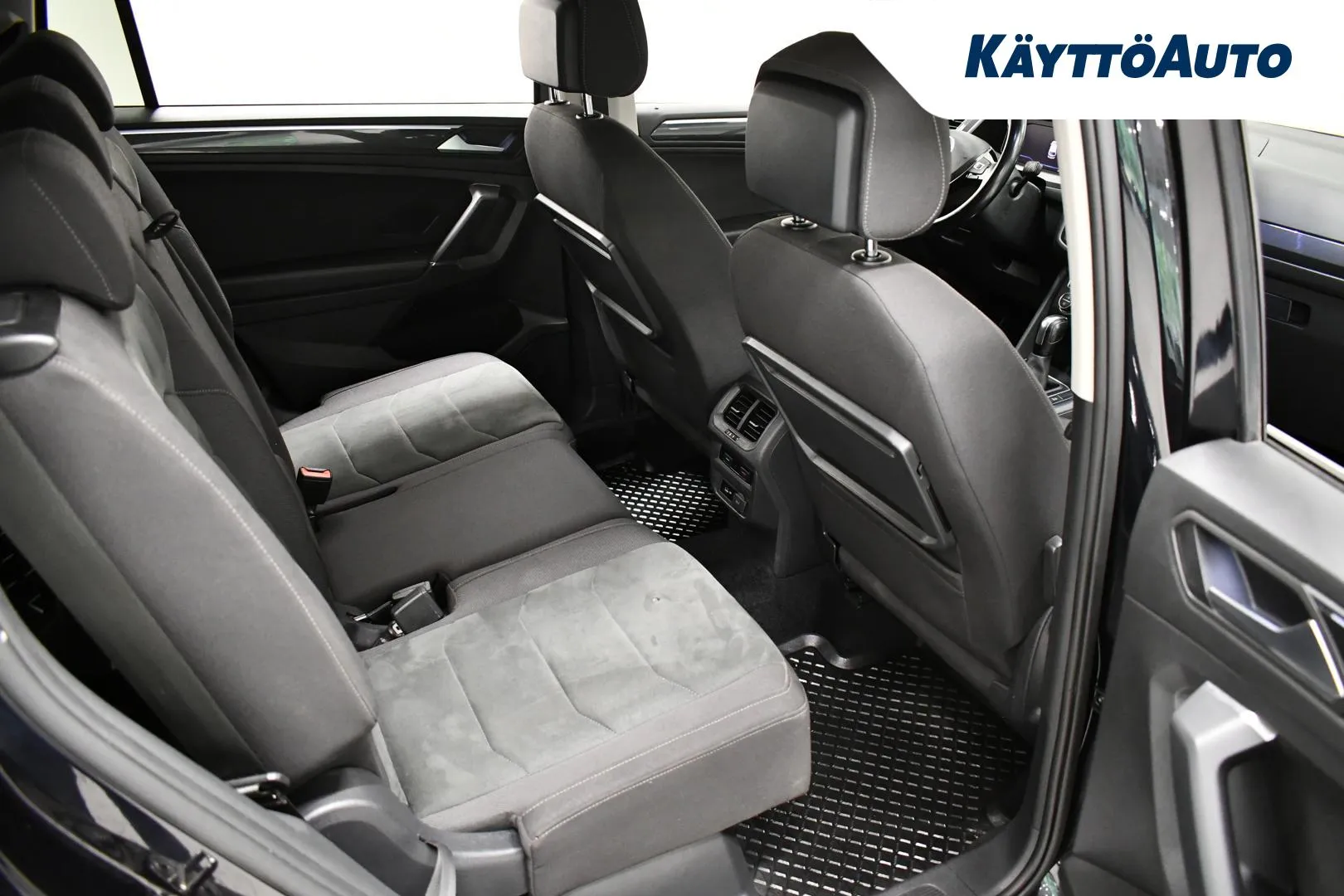 VOLKSWAGEN Tiguan Allspace YLO-352 carousel image