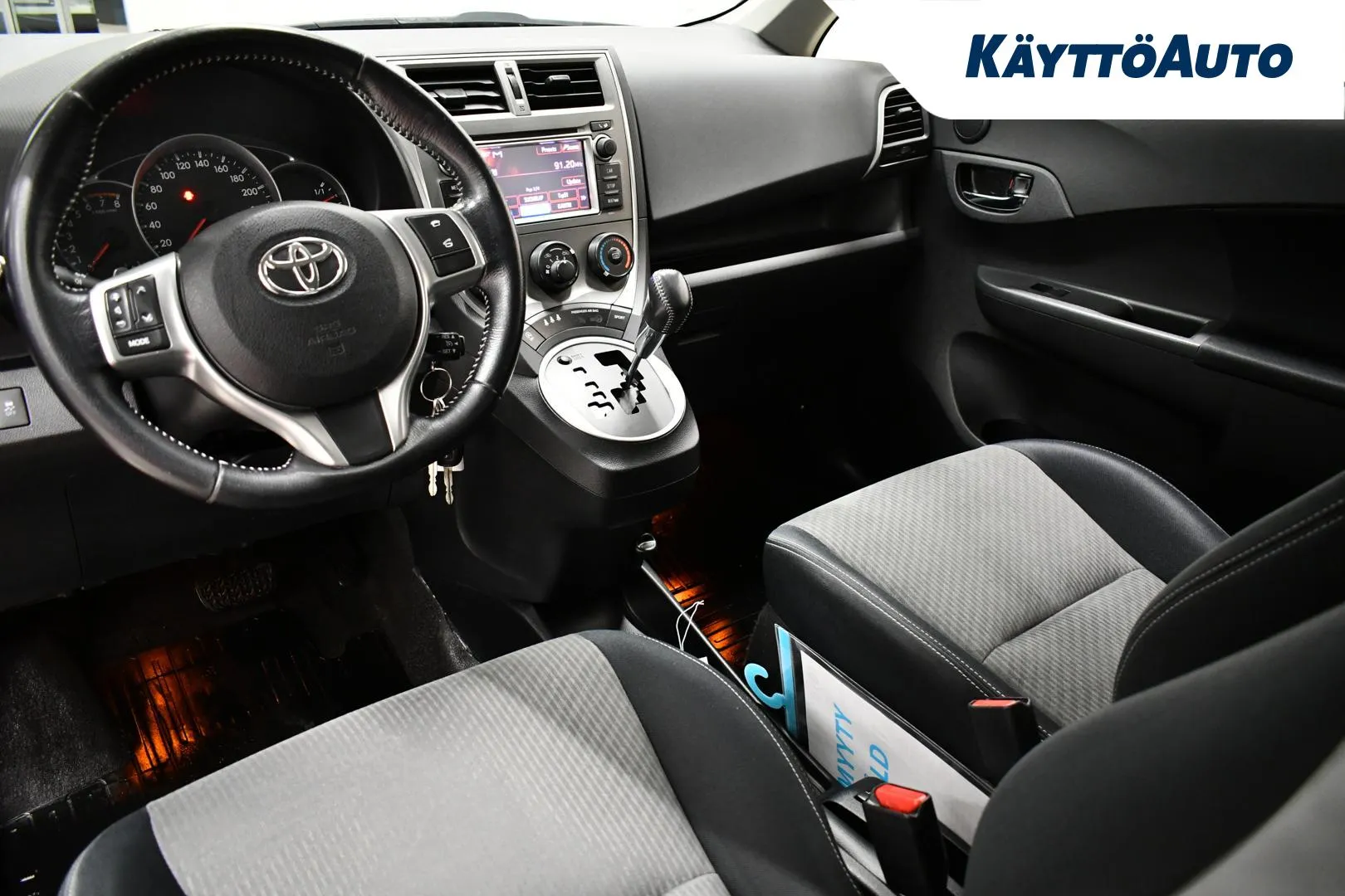 TOYOTA Verso-S VVA-511 carousel image