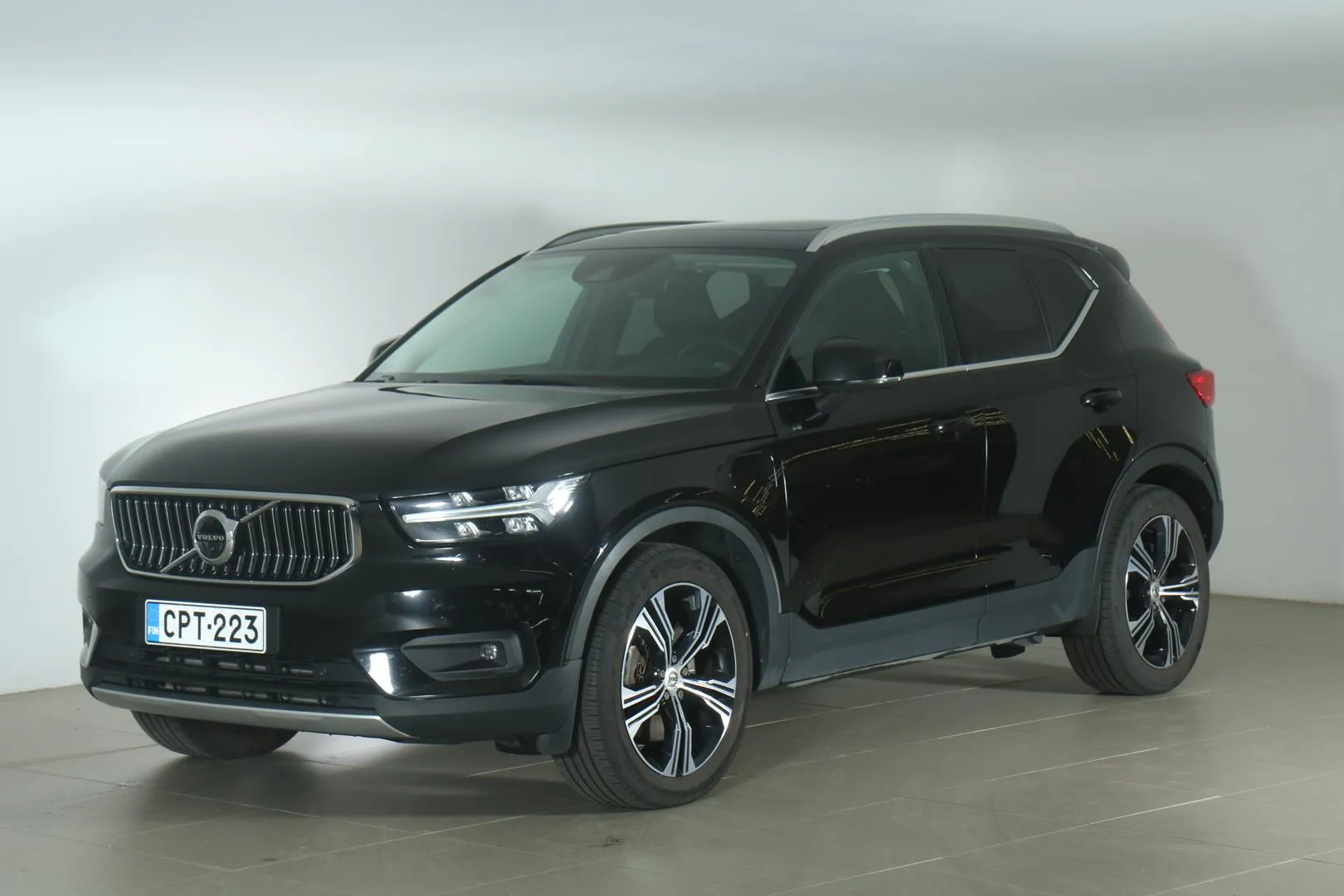 VOLVO XC40 CPT-223 carousel image