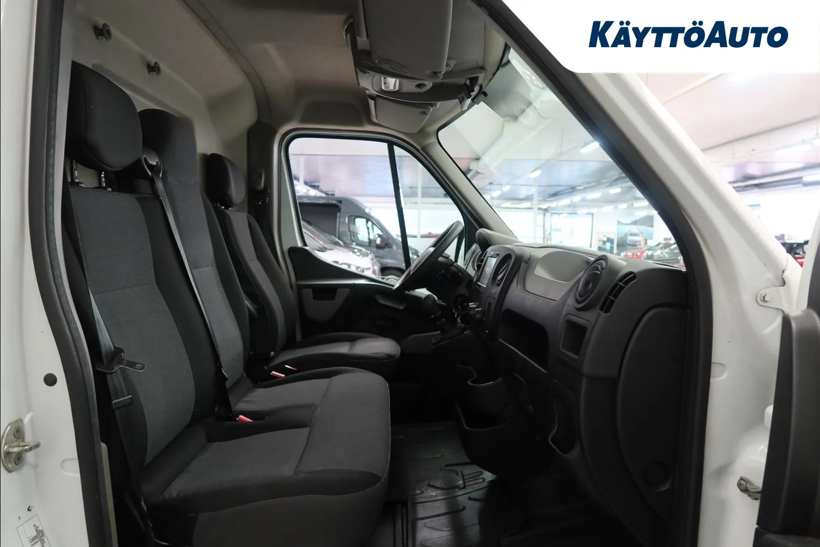 RENAULT Master CLA-373 carousel image