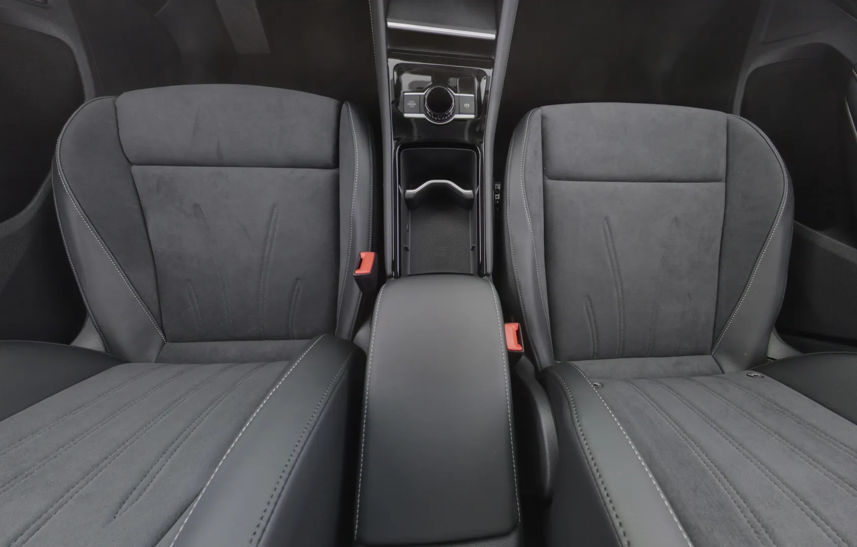 Volkswagen Tiguan CSO-313 carousel image
