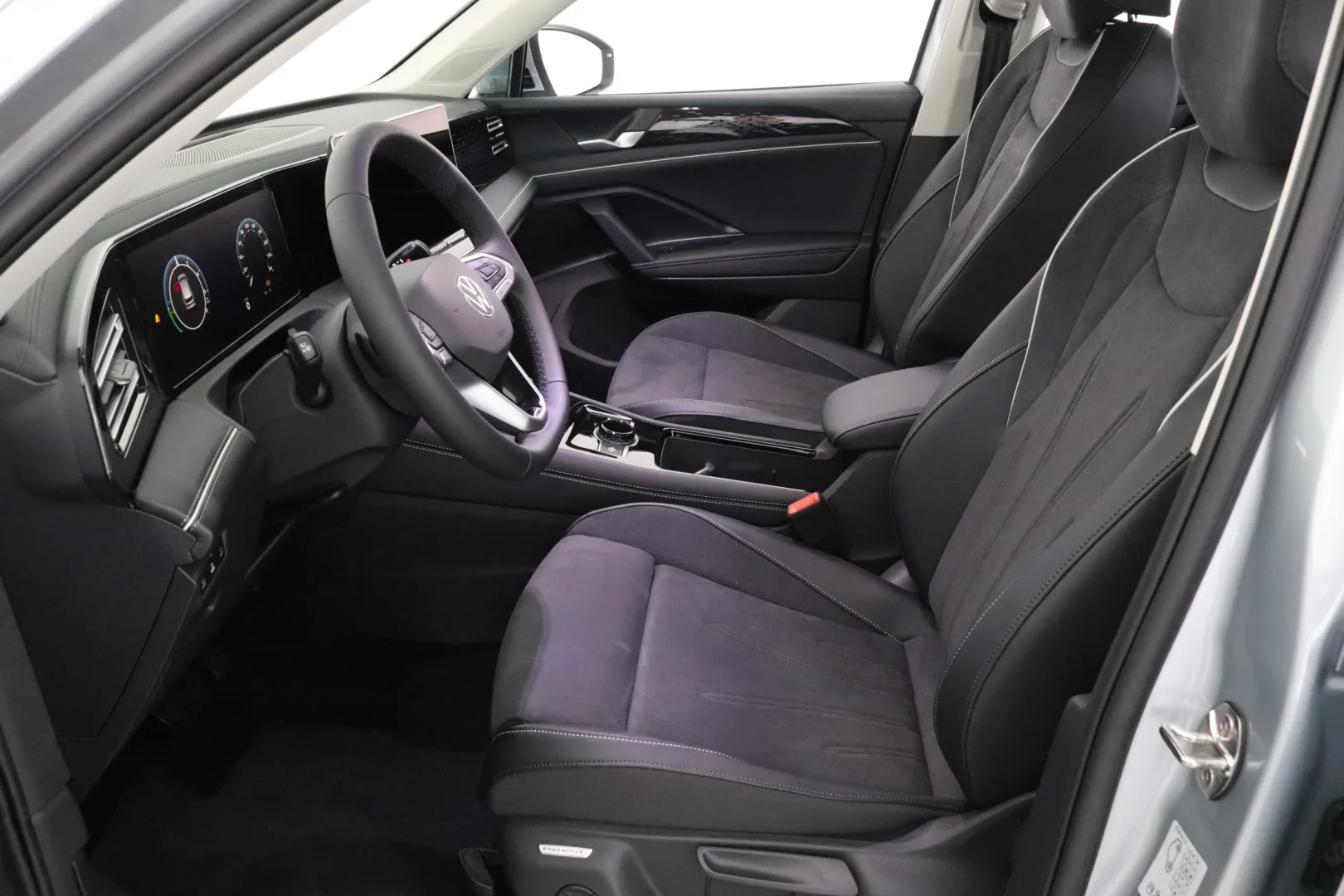 Volkswagen Tiguan CSO-313 carousel image