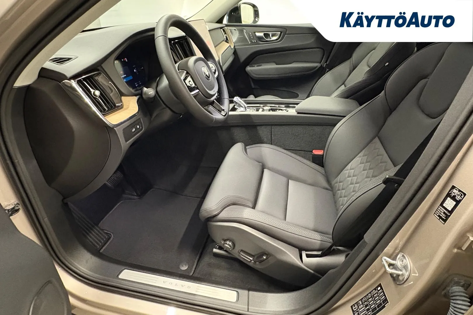 Volvo XC60 GRL-445 carousel image