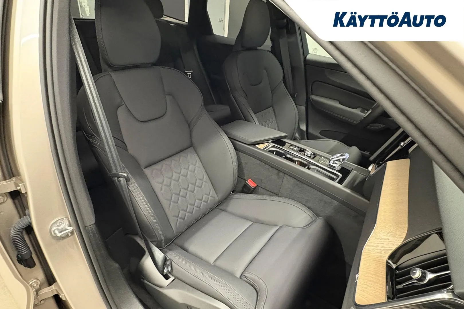 Volvo XC60 GRL-445 carousel image