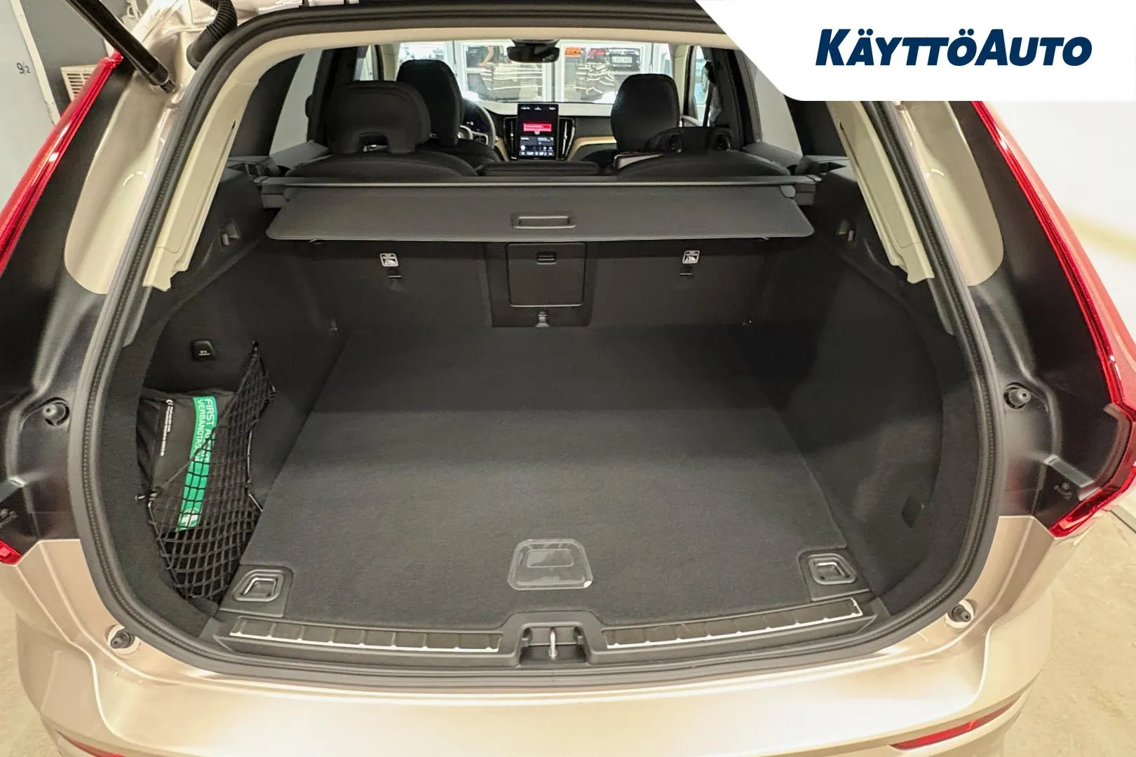 Volvo XC60 GRL-445 carousel image