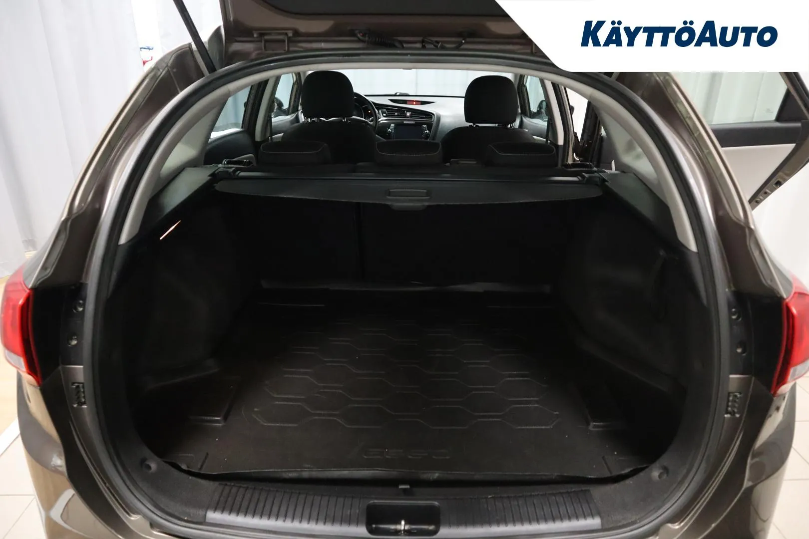 KIA cee'd INM-193 carousel image