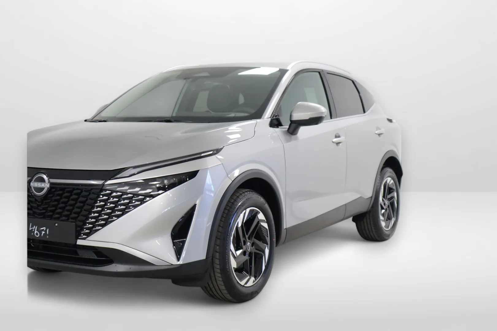 Nissan Qashqai XVZ-320 carousel image