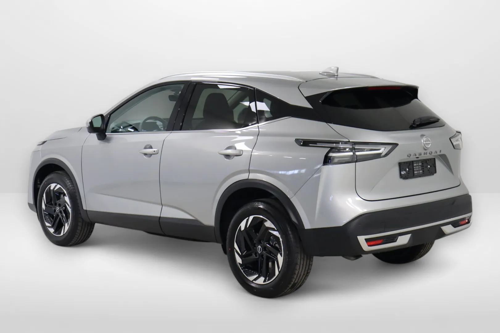 Nissan Qashqai XVZ-320 carousel image