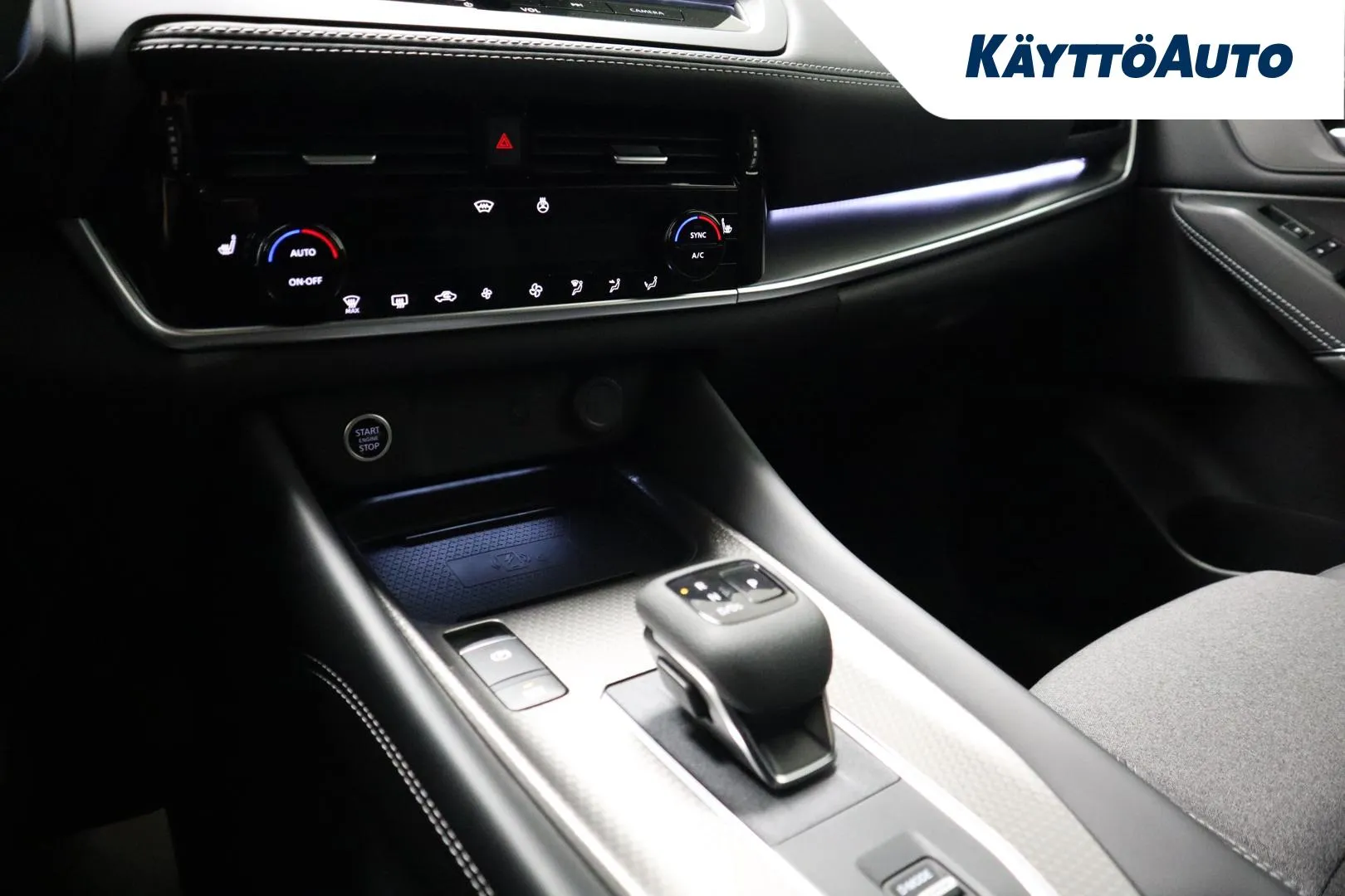 Nissan Qashqai XVZ-320 carousel image