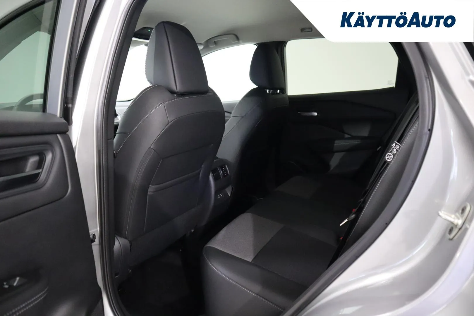 Nissan Qashqai XVZ-320 carousel image