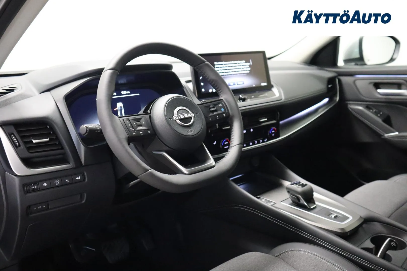 Nissan Qashqai XVZ-320 carousel image