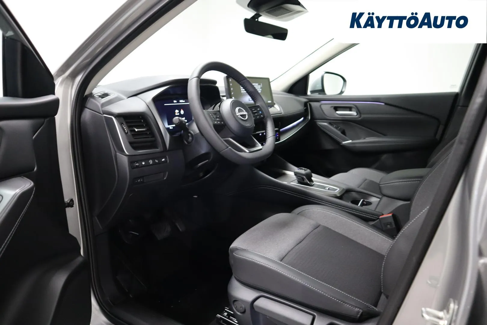 Nissan Qashqai XVZ-320 carousel image