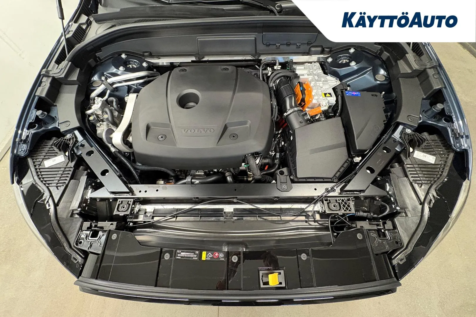 Volvo XC60 XTZ-270 carousel image