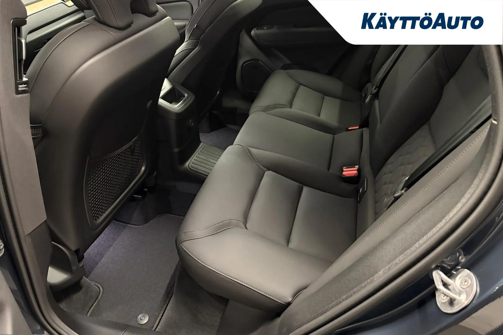 Volvo XC60 XTZ-270 carousel image