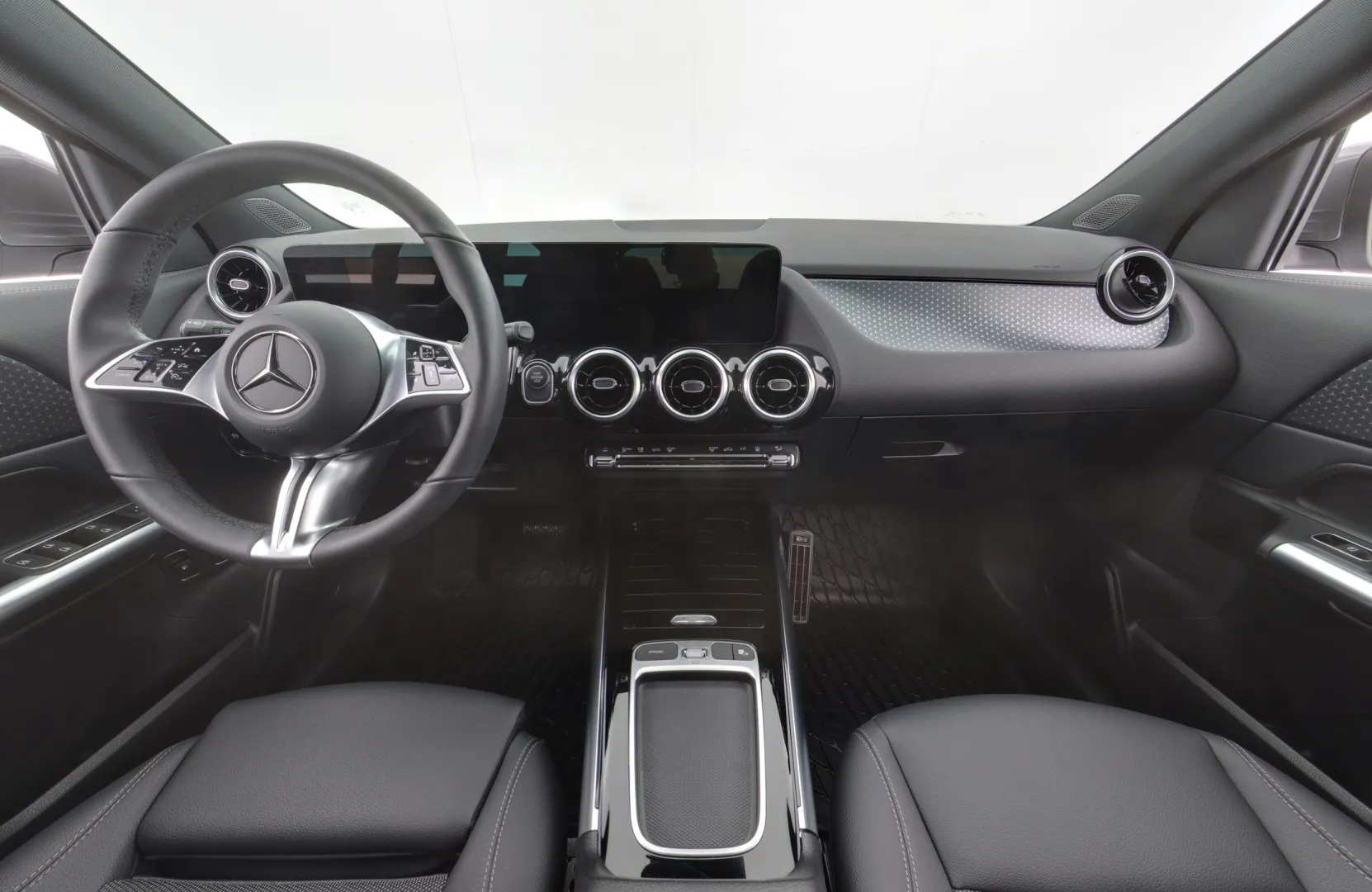 MERCEDES-BENZ GLA XTK-809 carousel image