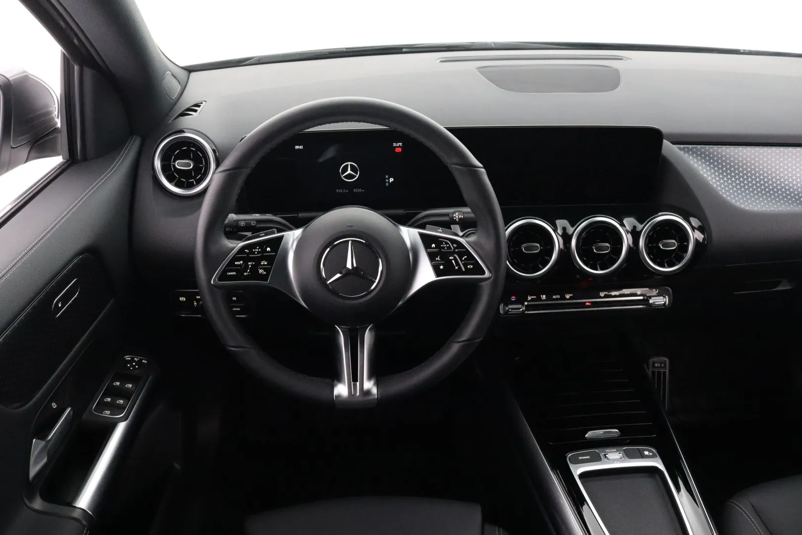 MERCEDES-BENZ GLA XTK-809 carousel image