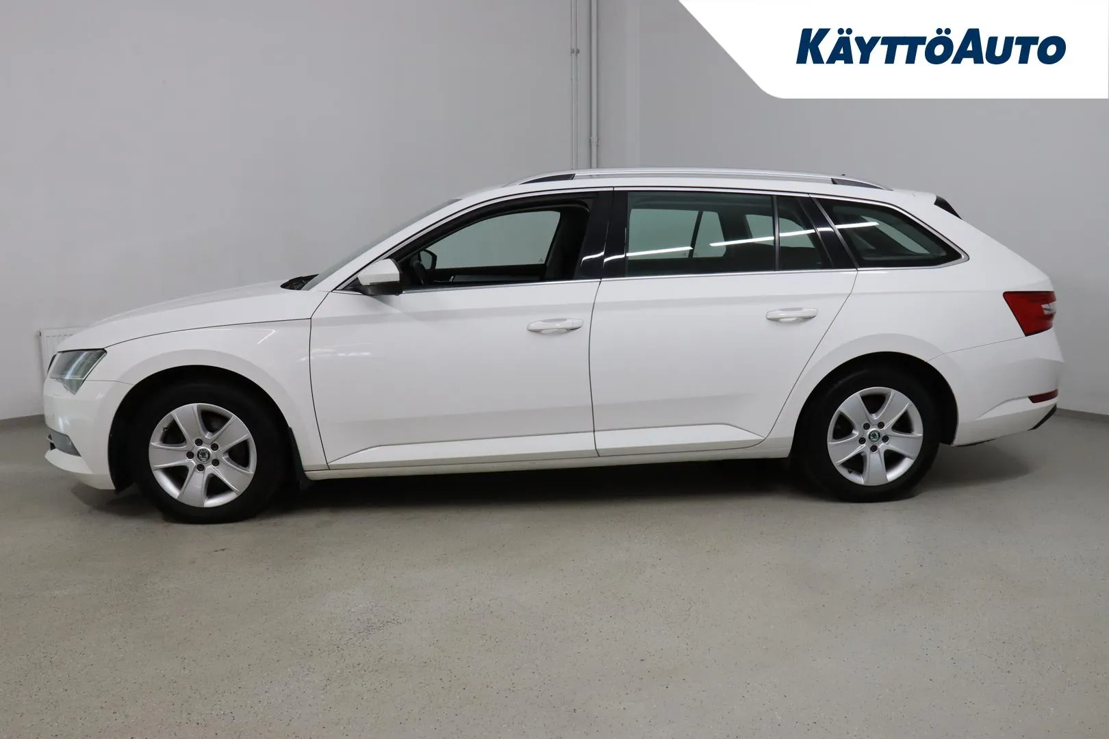 SKODA Superb EPM-226 carousel image