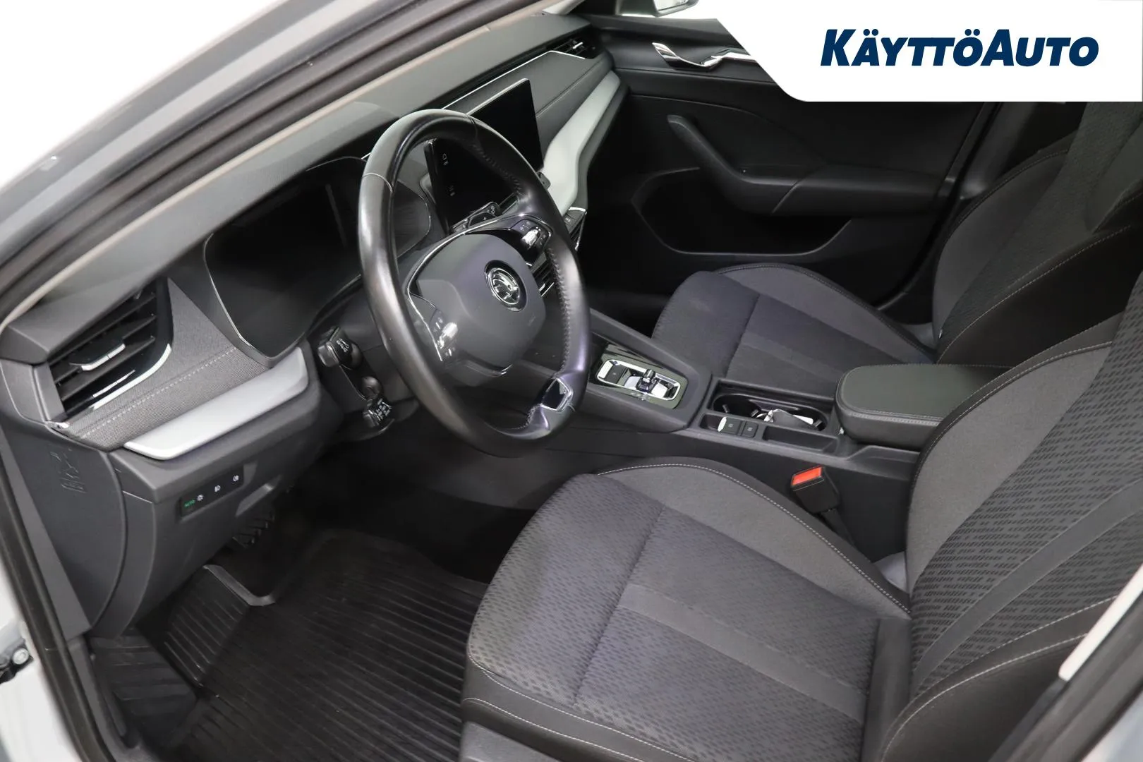SKODA Octavia ETL-715 carousel image