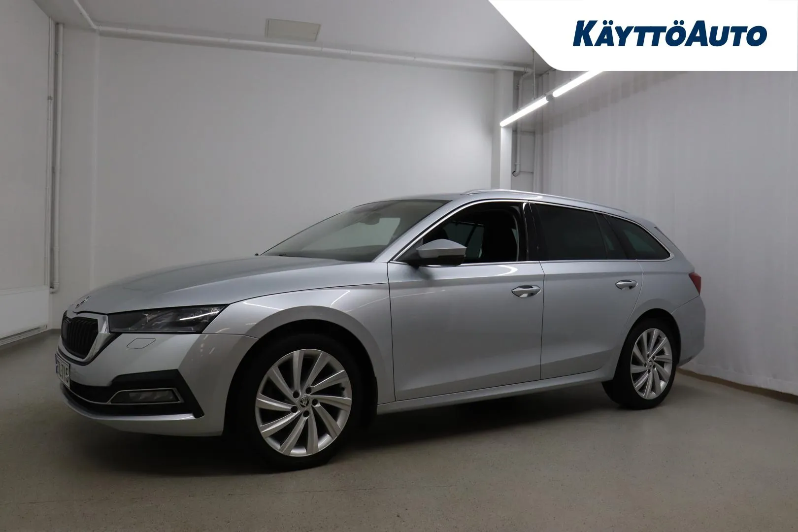 SKODA Octavia ETL-715 carousel image
