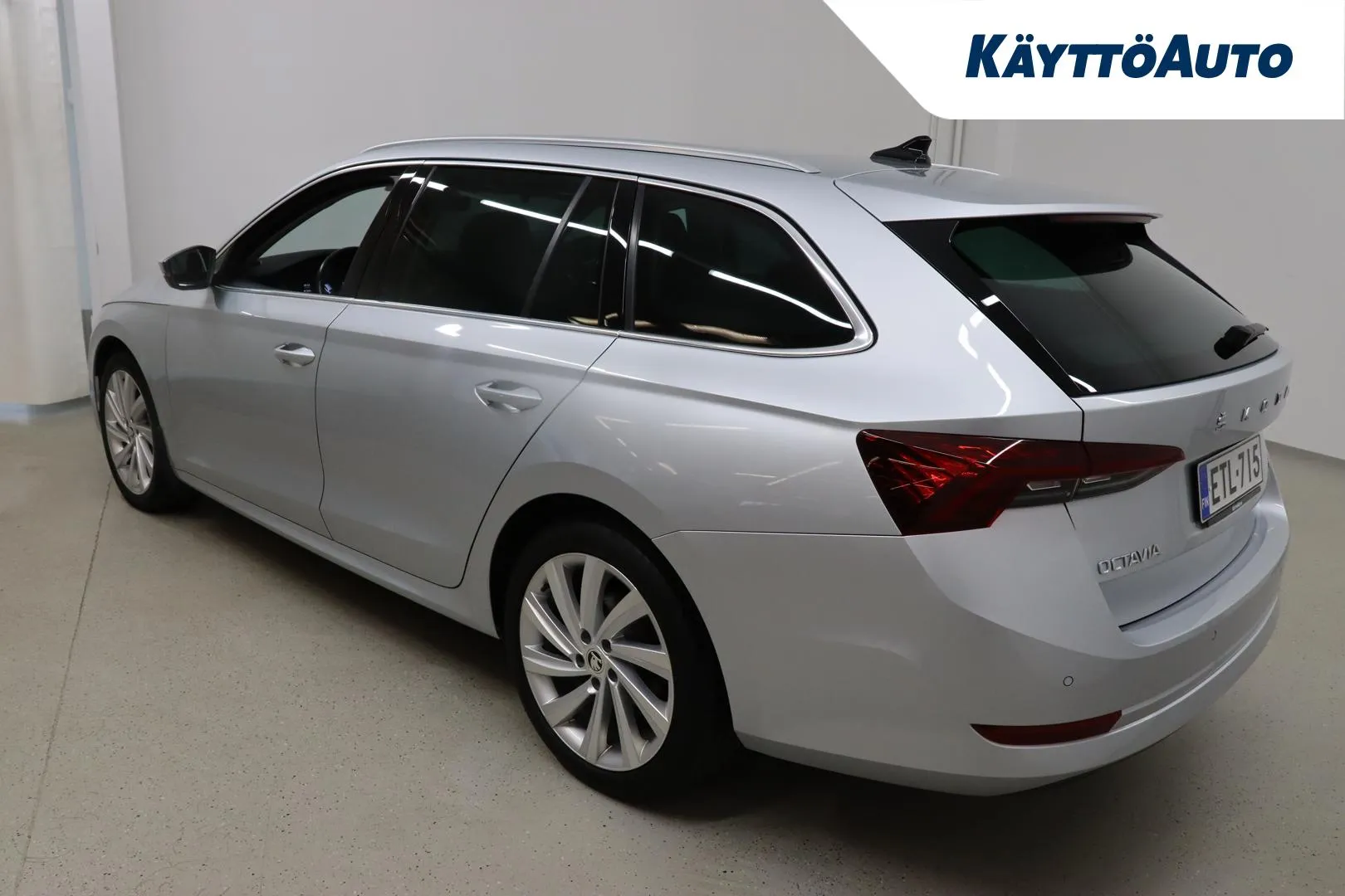 SKODA Octavia ETL-715 carousel image