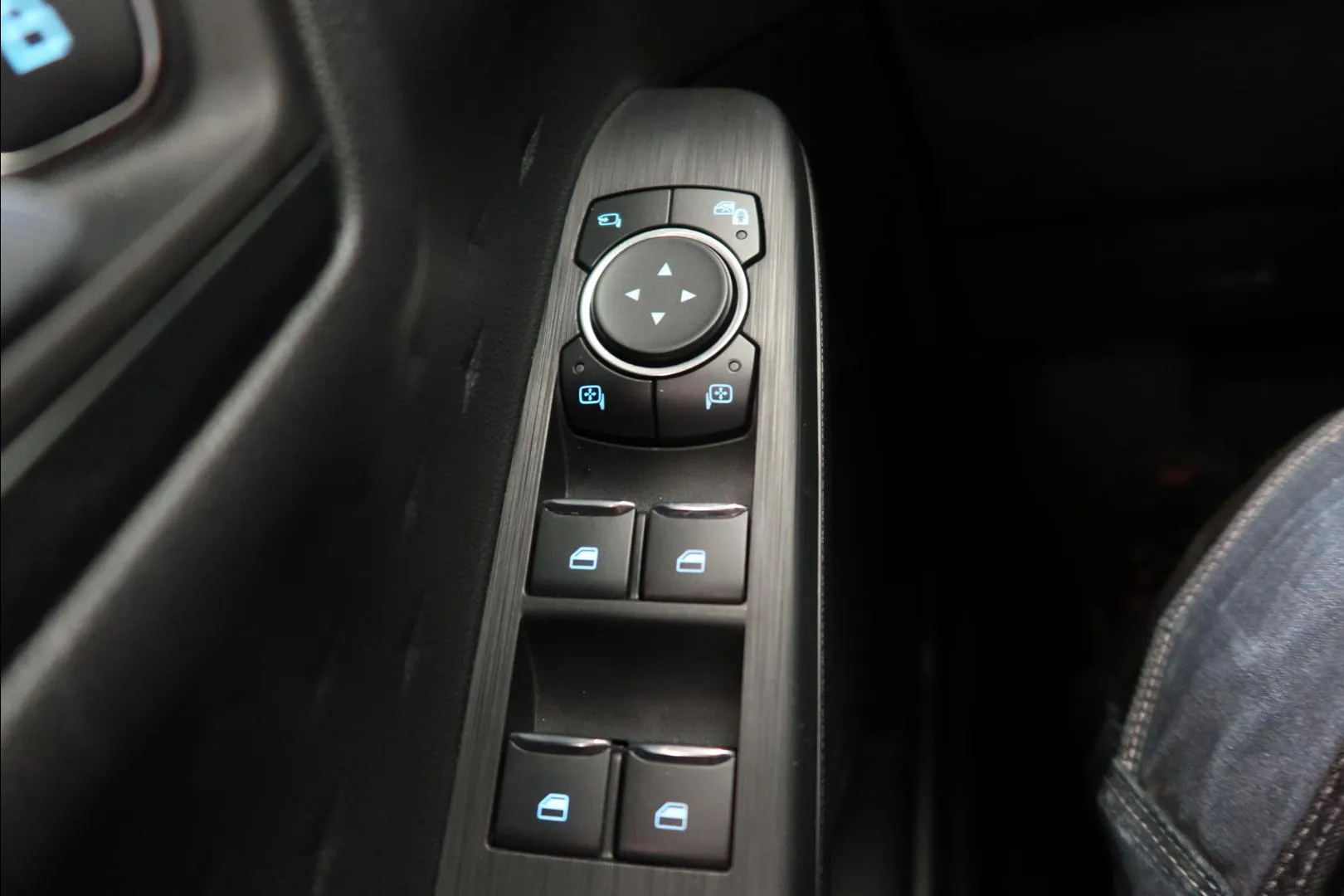 FORD Kuga SYU-267 carousel image