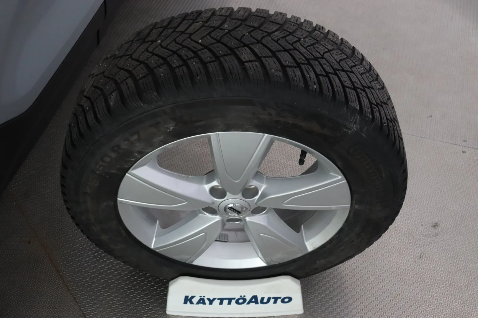 VOLVO XC40 CRU-379 carousel image