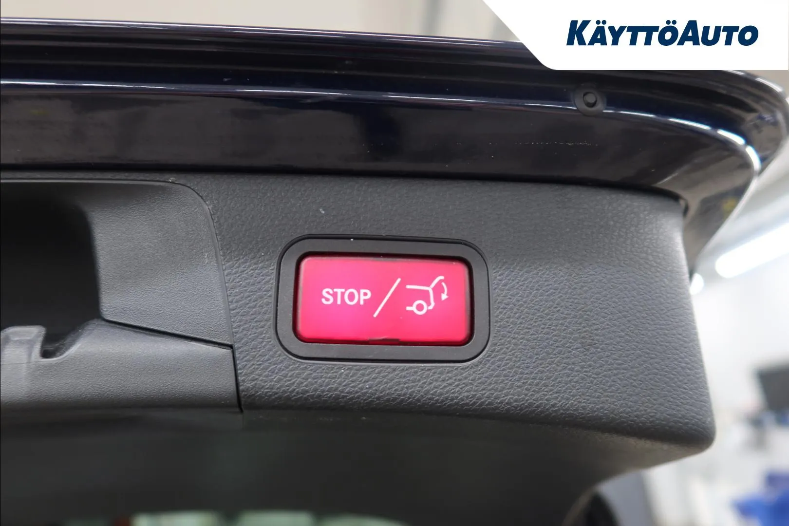 Mercedes-Benz C LRH-915 carousel image