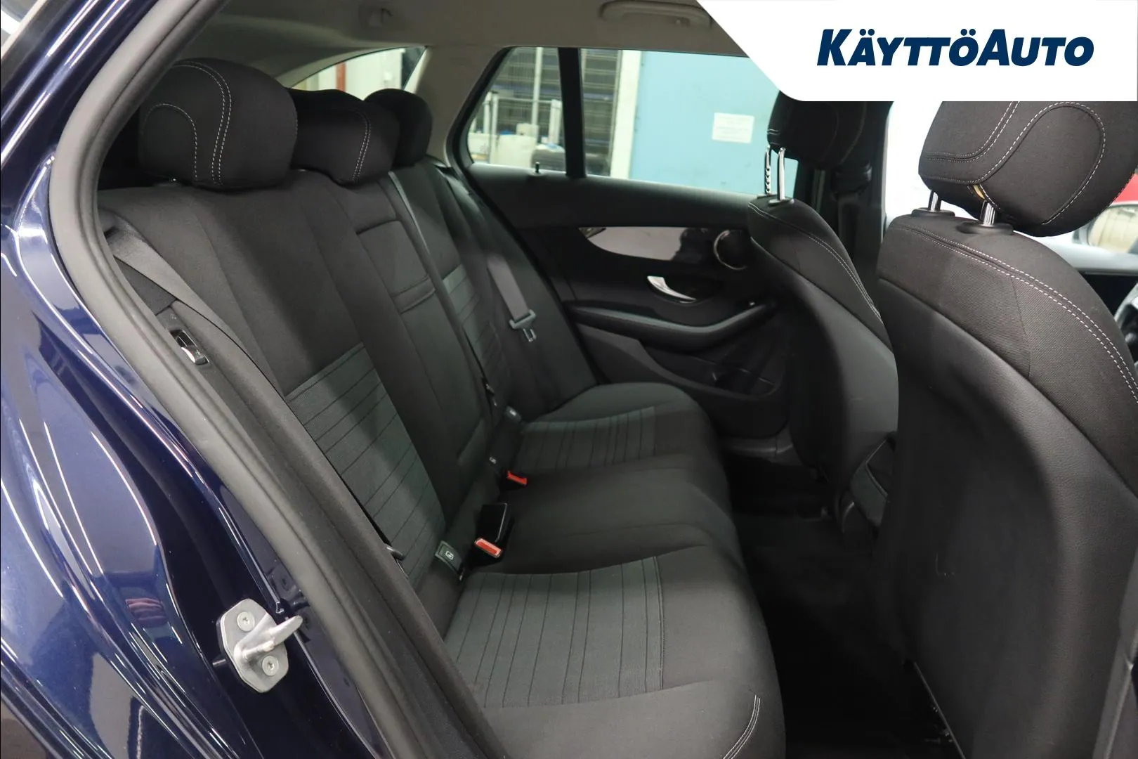 Mercedes-Benz C LRH-915 carousel image