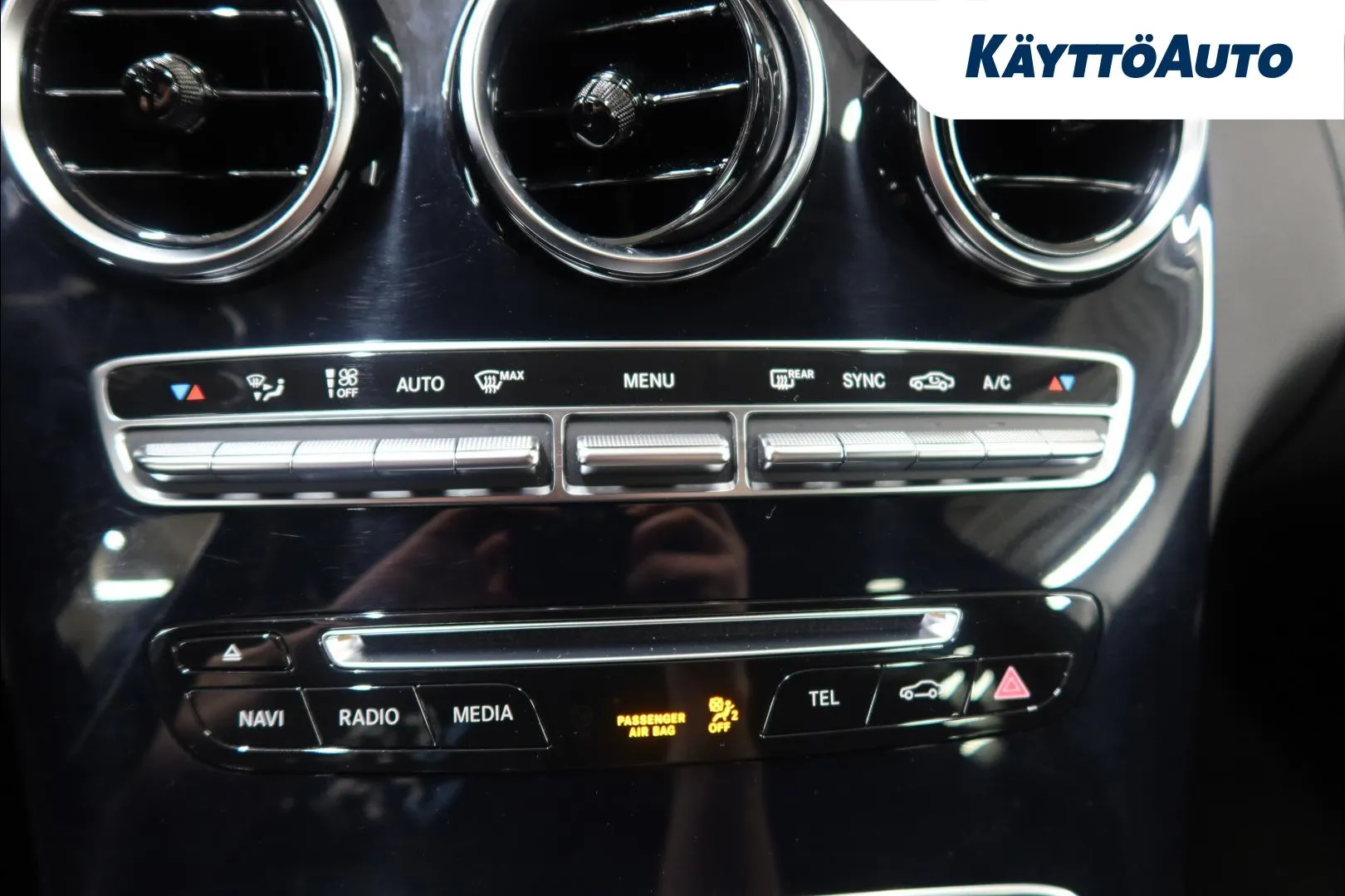 Mercedes-Benz C LRH-915 carousel image