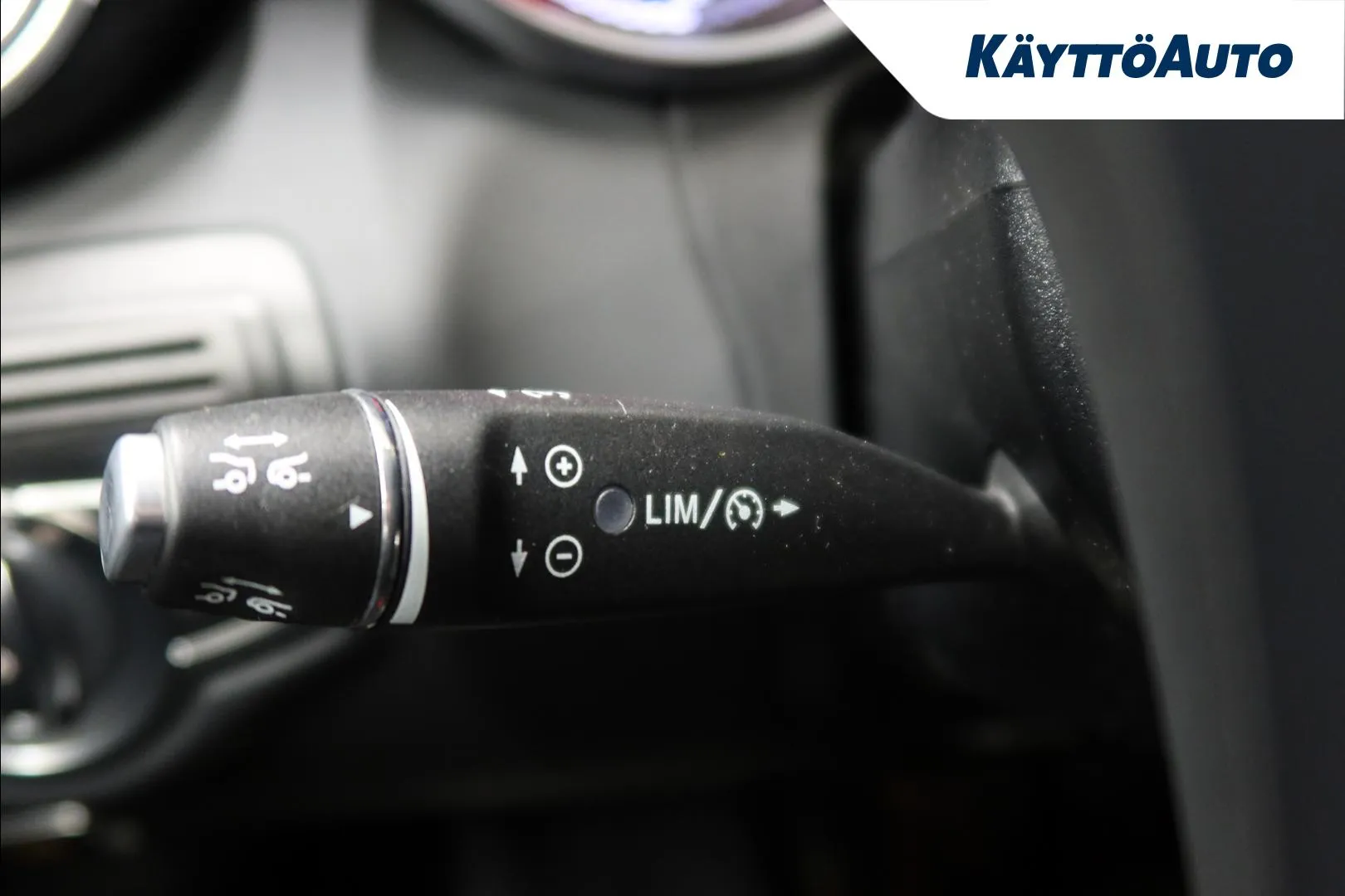 Mercedes-Benz C LRH-915 carousel image