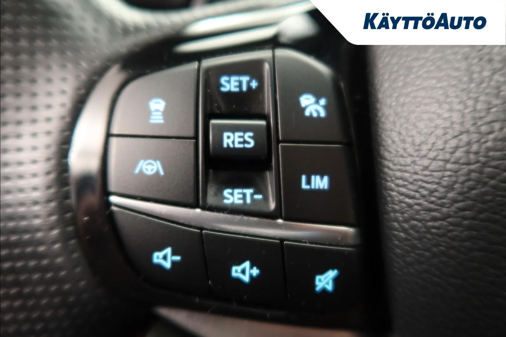 Ford Explorer IPK-902 carousel image