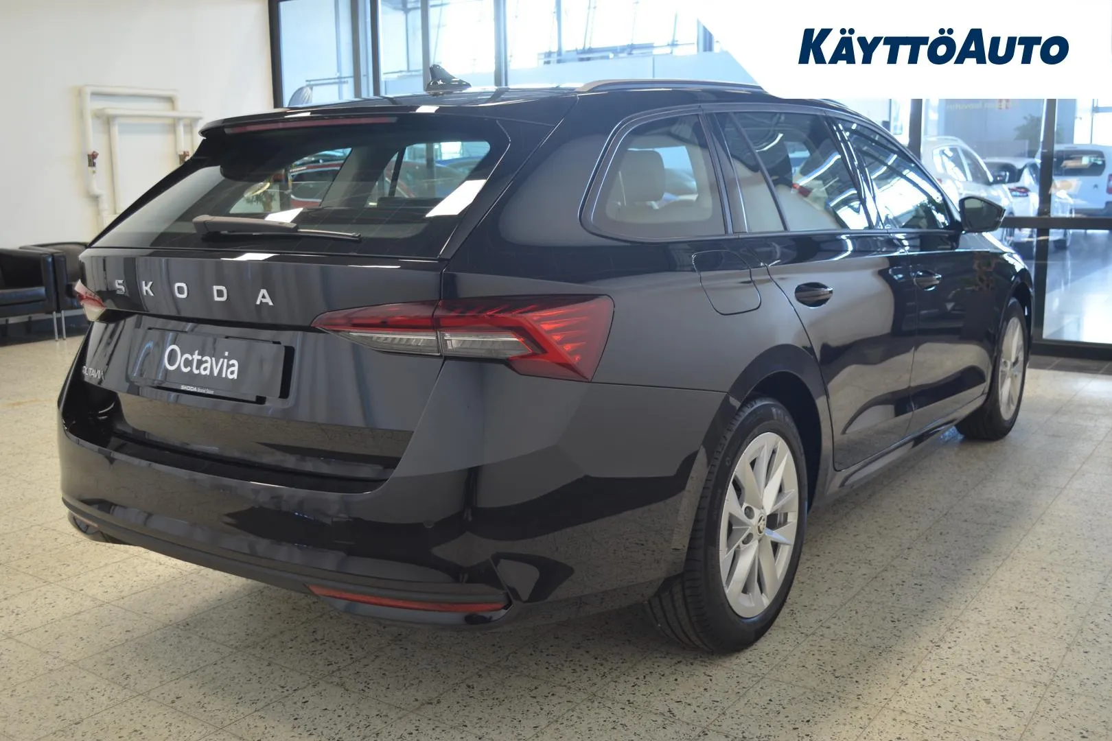 Skoda Octavia RXE-418 carousel image