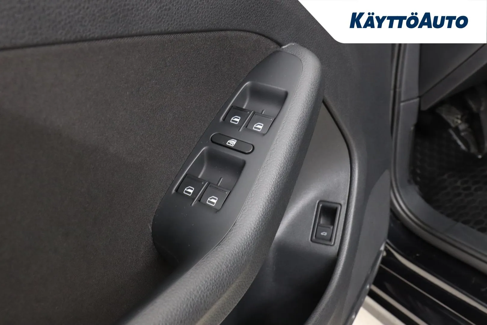 VOLKSWAGEN Jetta XKZ-784 carousel image