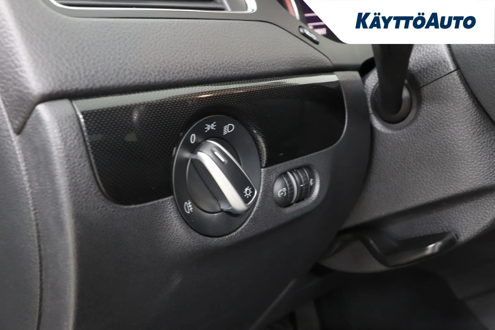 VOLKSWAGEN Jetta XKZ-784 carousel image