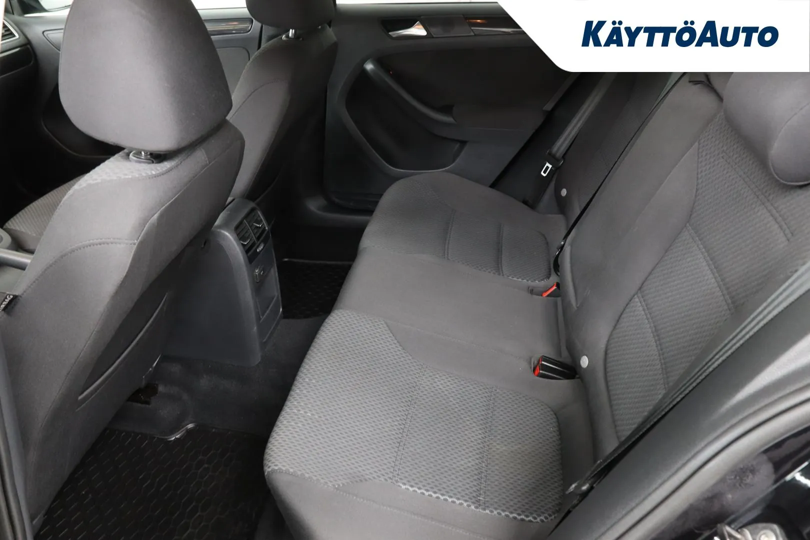 VOLKSWAGEN Jetta XKZ-784 carousel image