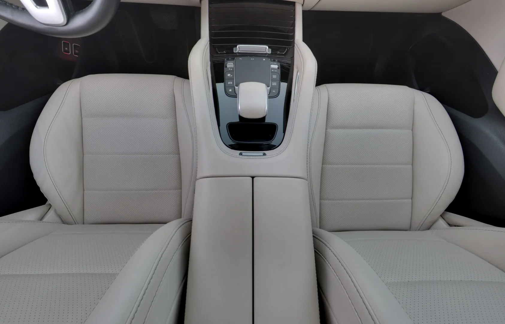 MERCEDES-BENZ GLE XRJ-463 carousel image