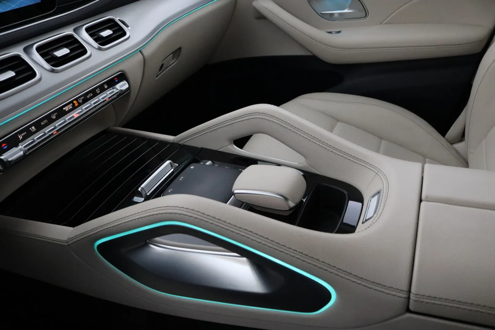 MERCEDES-BENZ GLE XRJ-463 carousel image