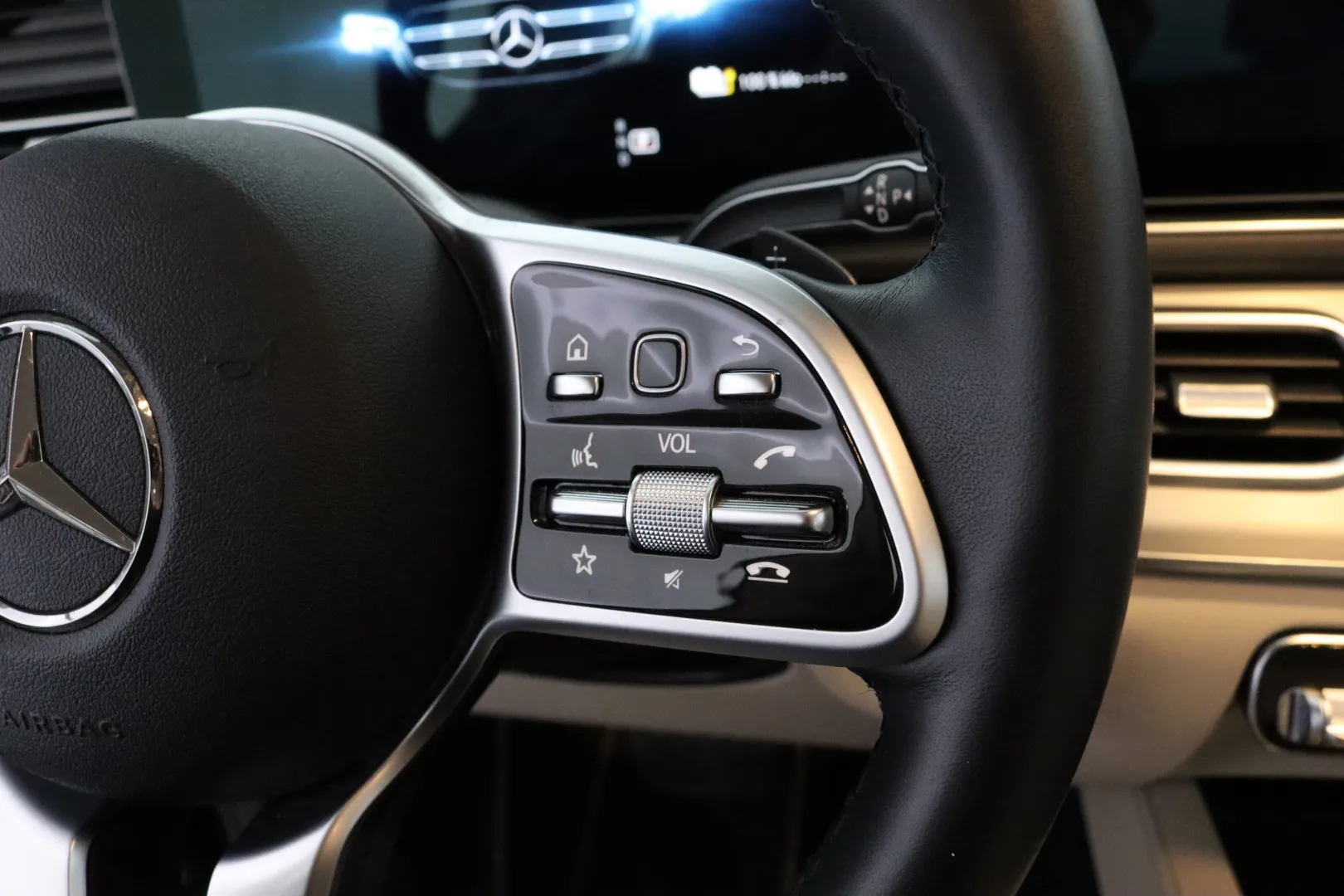 MERCEDES-BENZ GLE XRJ-463 carousel image