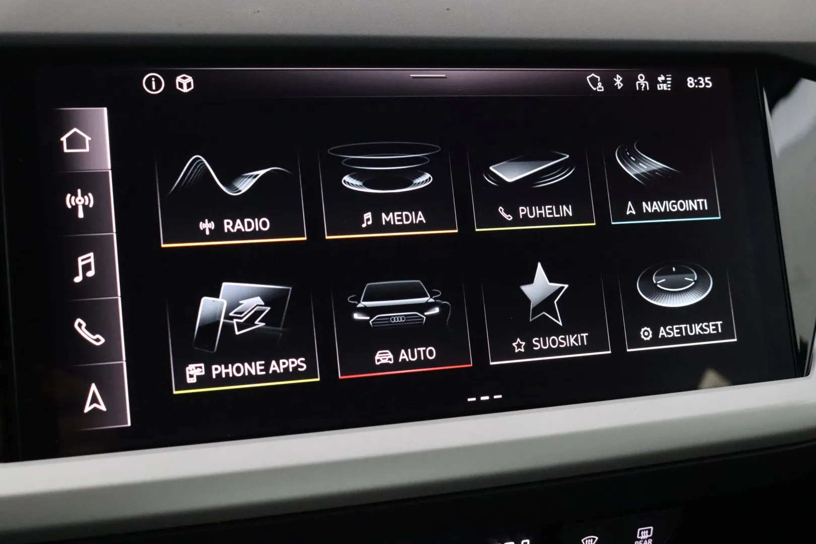 Audi Q4 e-tron SZK-932 carousel image