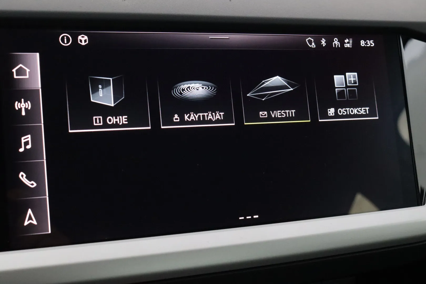Audi Q4 e-tron SZK-932 carousel image