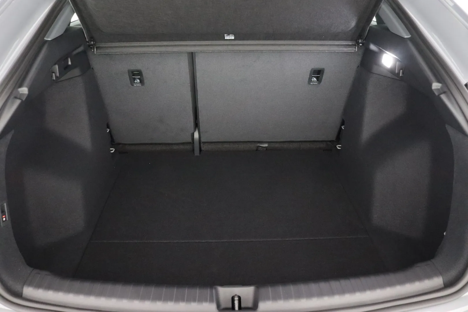 Audi Q4 e-tron SZK-932 carousel image