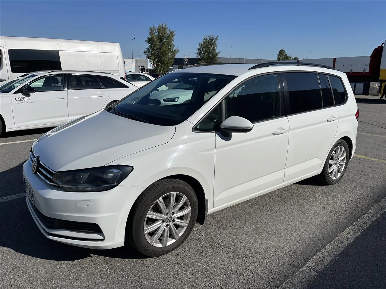 VOLKSWAGEN Touran GNV-483 carousel image